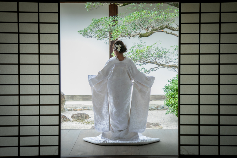 お庭を眺めながら