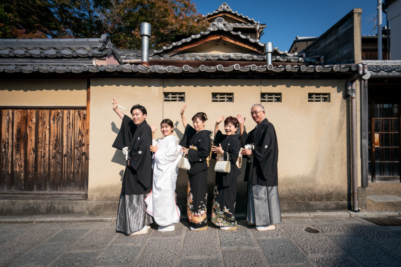 京都 あざらし堂 ー写真部ー_両親の衣装がある