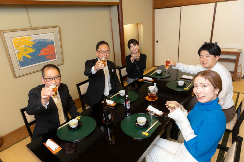 座敷を貸し切って京懐石