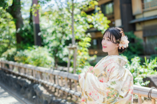 白無垢にピッタリ！ピンクの縁が入っているかわ綿帽子♡ 白無垢綿帽子付きとピンクの色打掛で』(撮影日：2018年10月19日