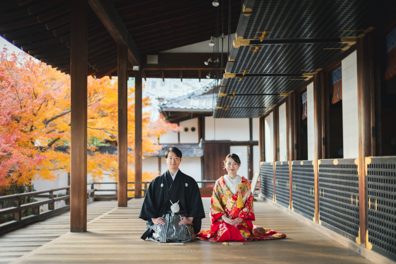 <選べるロケ秋シーズン>★11月-12/10撮影★白・色両方OK-新婦衣装2点2箇所ロケ→155,000円衣装により追加料金なし