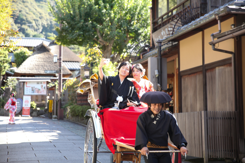 <人力車付き＞平日限定☆京都夢プラン 人力車に乗ろう！　お好きな衣装1点撮影に人力車30分程度（花嫁車）に載って撮影付き！