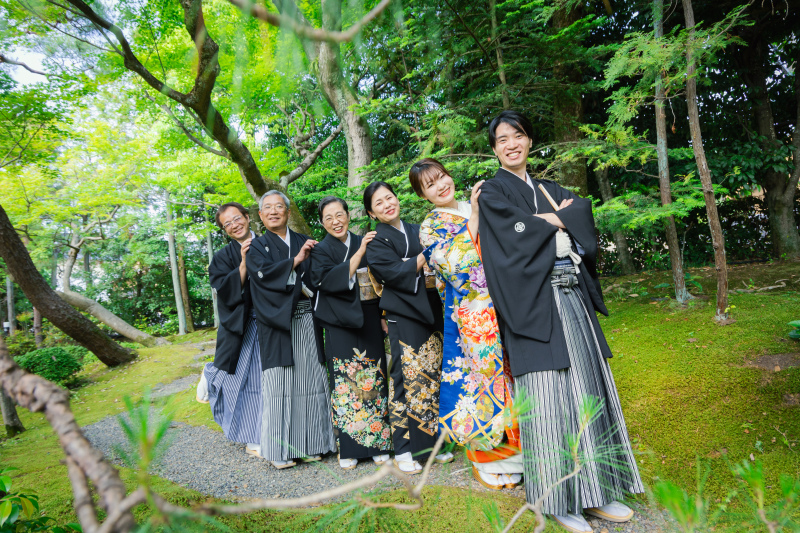 ＜親孝行プラン＞親孝行しませんか？　和装１点　ロケ１ヶ所とあざらし和室撮影付き　両家母様留袖と着付付き　会食も可能