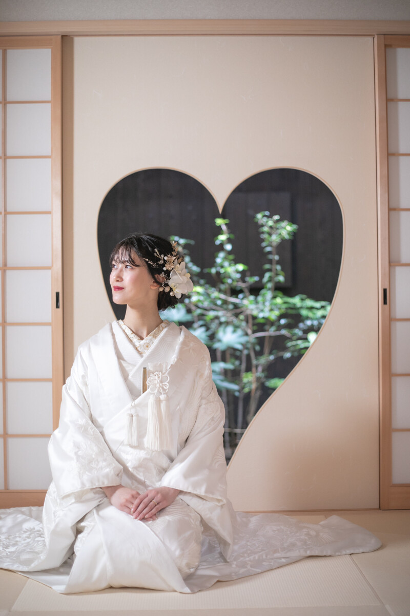 <選べるロケとスタジオ>11月16日-12月15日☆白無垢色打掛両方☆新婦衣装2点ロケ地2ヶ所+あざらし和室-→166,800円
