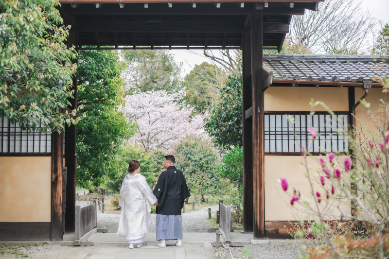＜桜撮影！＞☆白無垢色打掛両方！☆ロケ地２箇所でこの料金&rarr;149,800円　ロケ場所しっかり提案いたします！打掛での追加料金なし