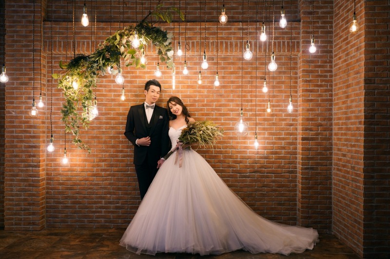 ドレスとタキシードを着こなして