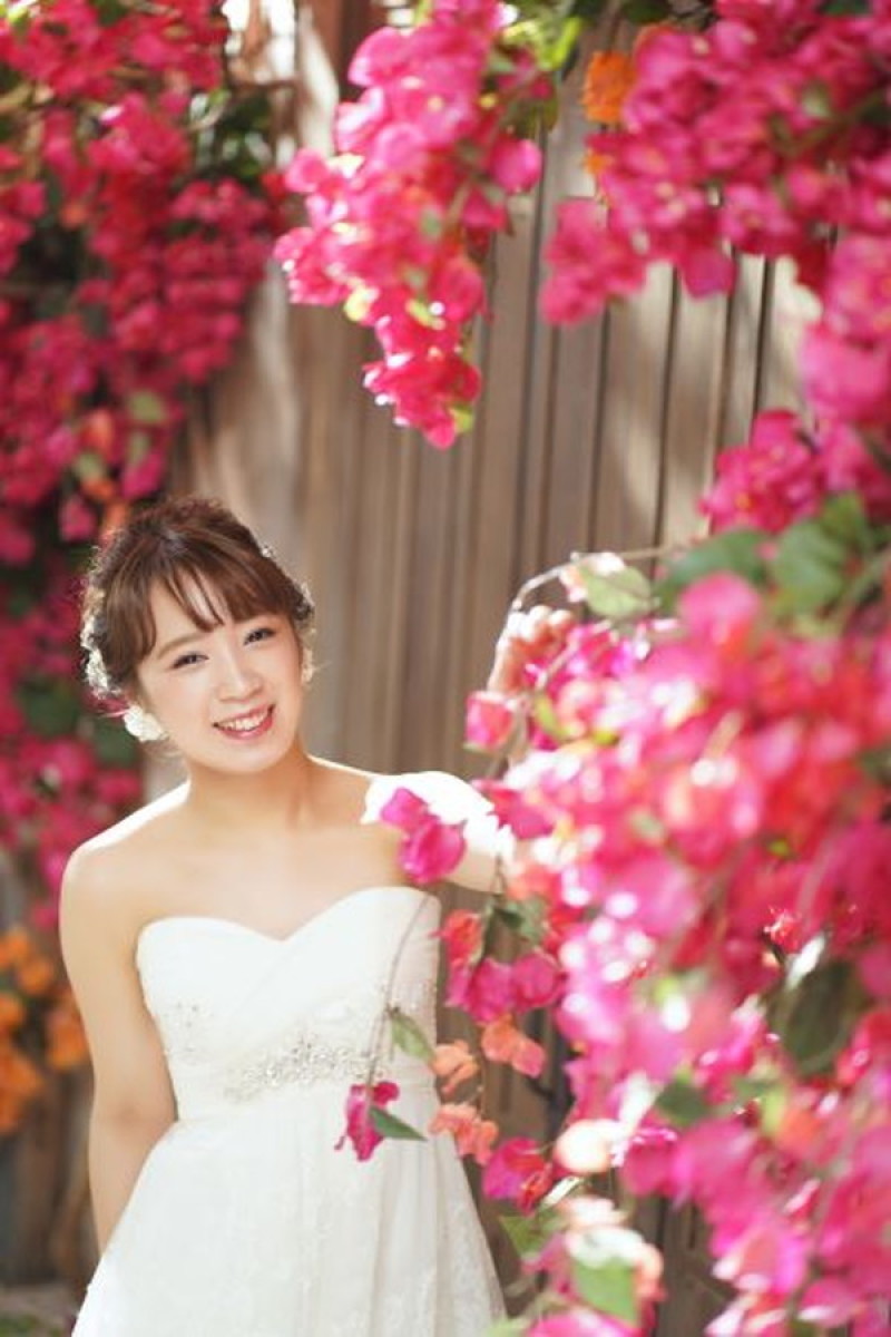 お花の間から