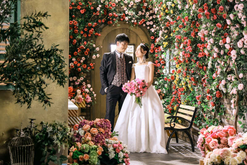 お花の道でふたりだけの時間を