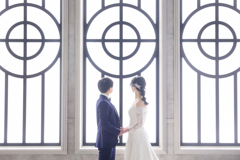 窓の向こうの光へ