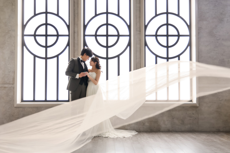 光の中でなびく風