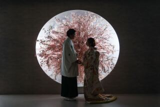 写真の余白に、ふたりの佇まいがやわらかくしみ込んでいくような6枚