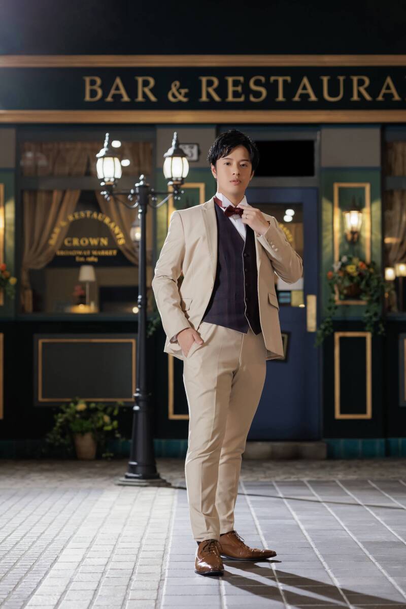 街並みに浮かぶシルエット