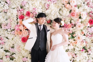 身を寄せ合って