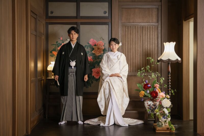 凛とした立ち姿が美しい格調高い和装ポートレート