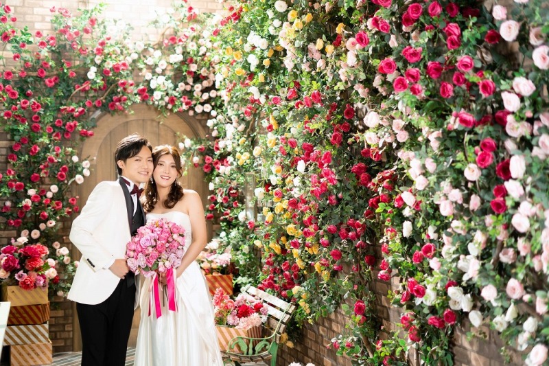 バラに囲まれて、、