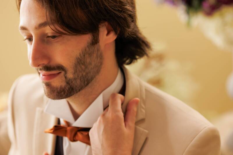 沈む視線と光のかたち