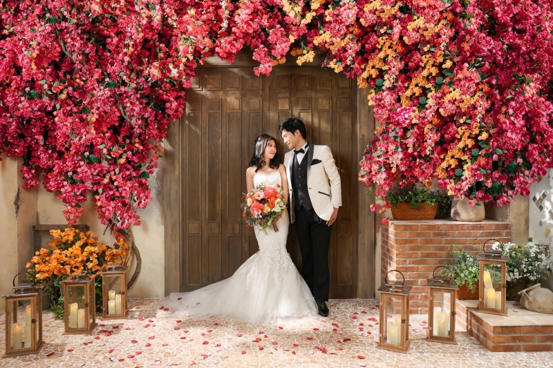 満開のブーゲンビリアの下で、、、