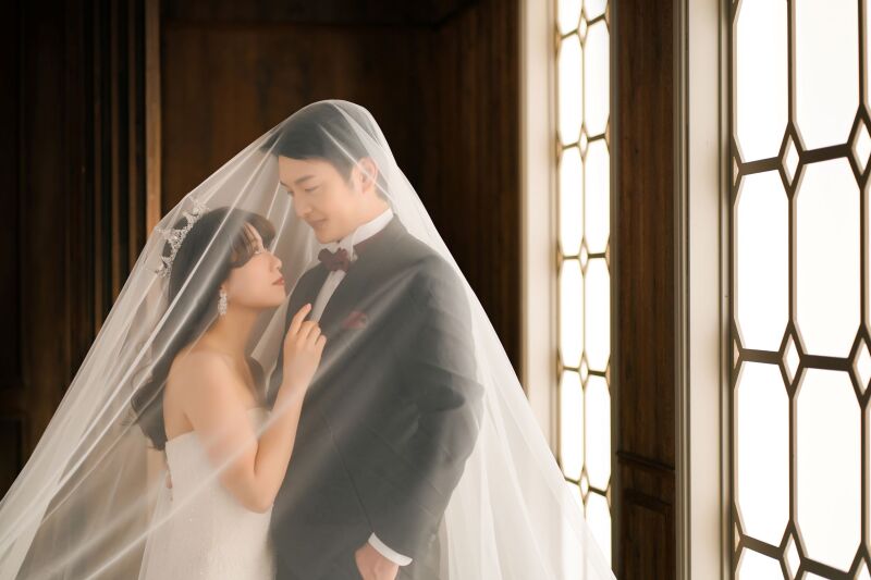 ベールに包まれて