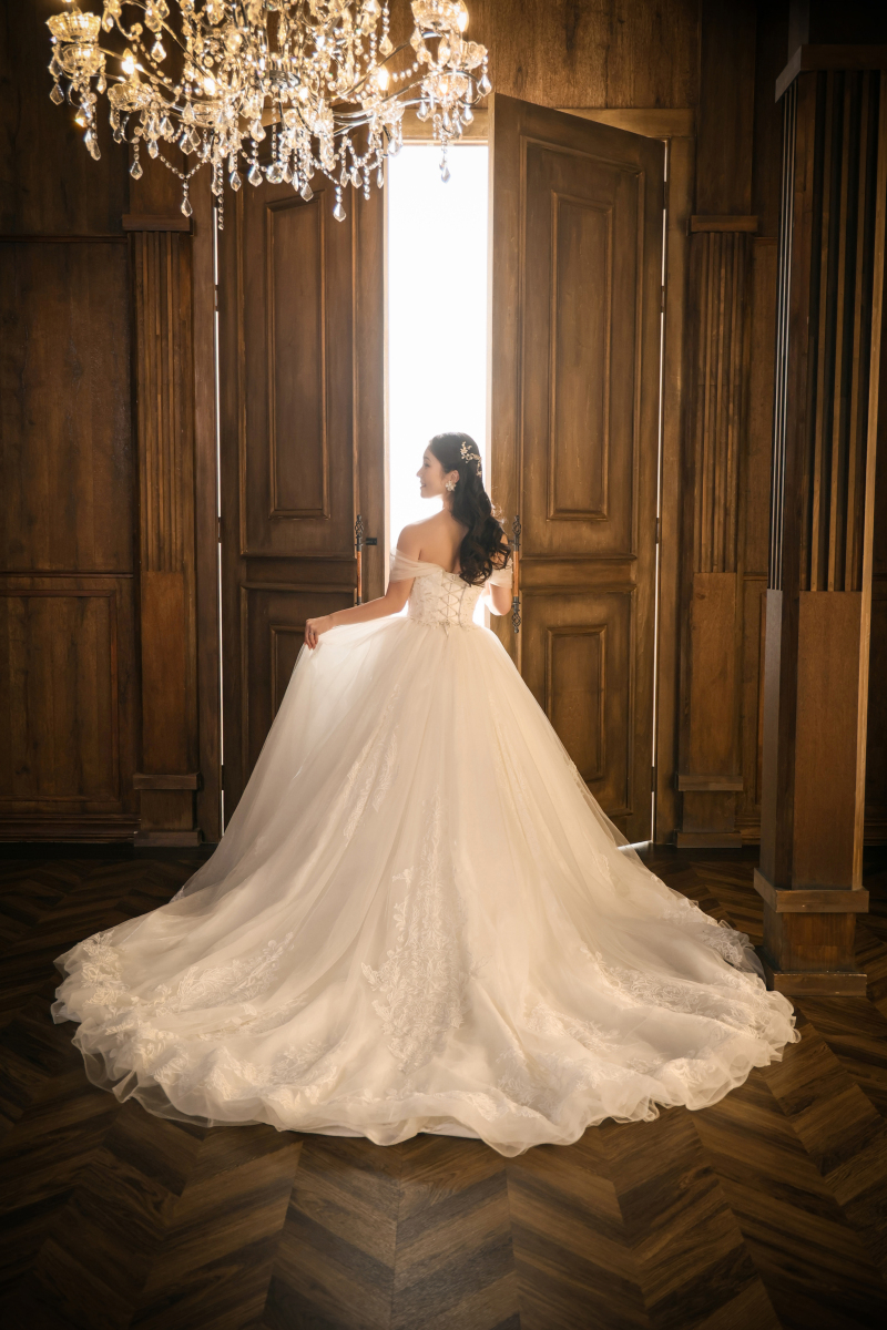 後ろ姿も優雅に