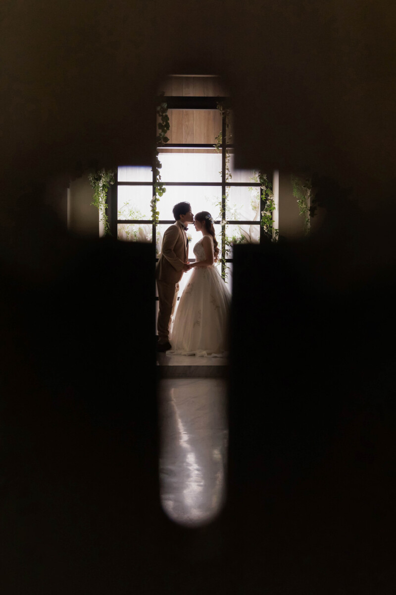 かすかな仕草の奥行き