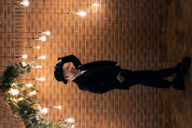 クールな立ち姿