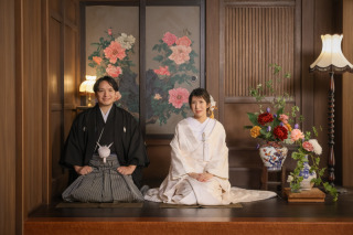 チャペルから和空間に花々に彩られた多彩な舞台