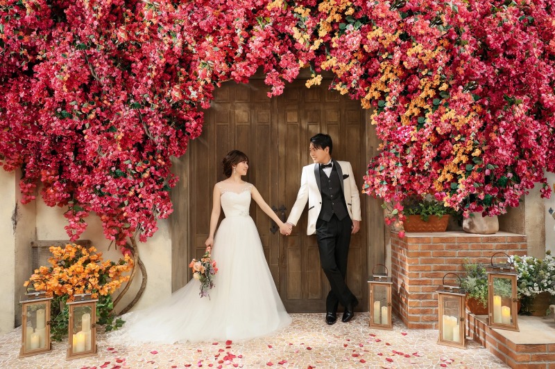 繋がる手と視線