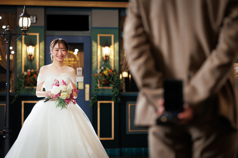 イギリスの街で夜のデートを