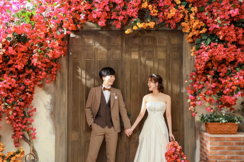 花の影で重なる心