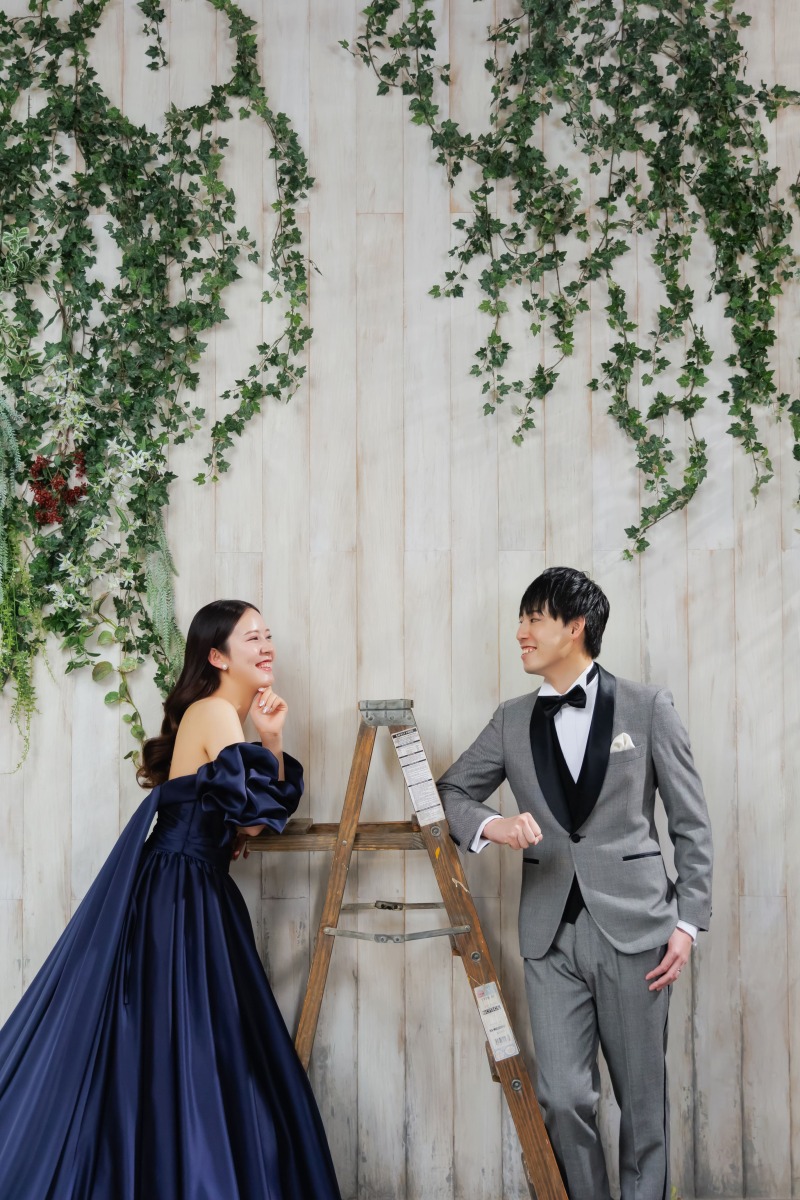 飾らず、華やぐ