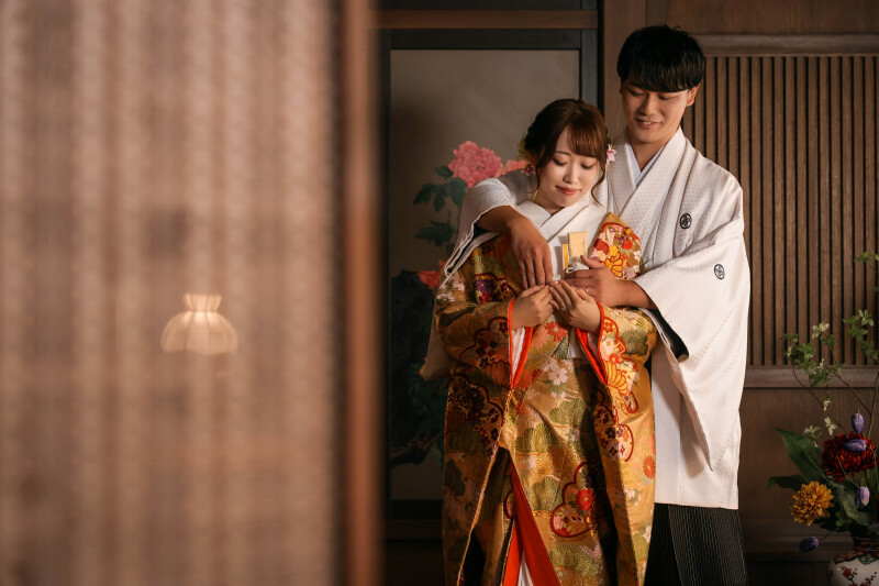 薄暗がりに浮かぶ距離感