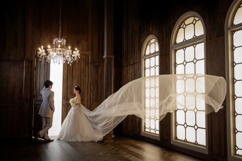 逆光に揺れる布