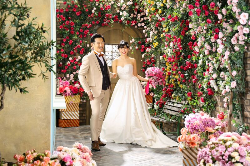 花路地で手をつないで...