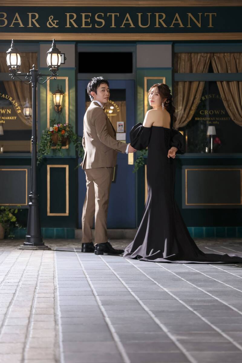 光を背に、ふたりで一歩