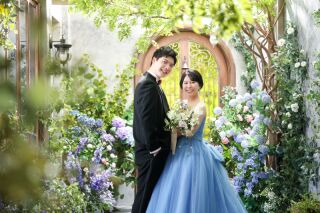 彩り豊かなスタジオで紡ぐ、お二人の笑顔あふれるウエディング物語