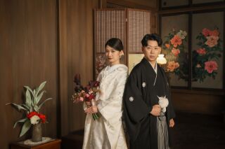和装と洋装で魅せるモダンなスタジオフォト撮影