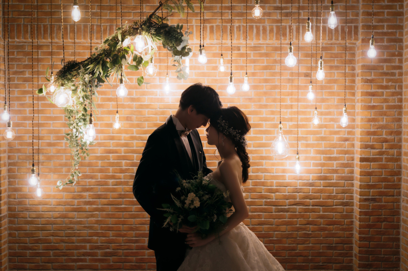 シルエットに浮かぶふたり