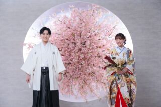 【和洋装レポ】お二人らしさが光る、温かい笑顔に包まれた撮影の様子をお届け