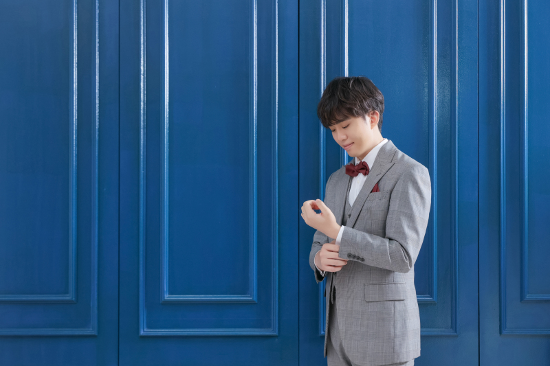 仕草の手前で止める