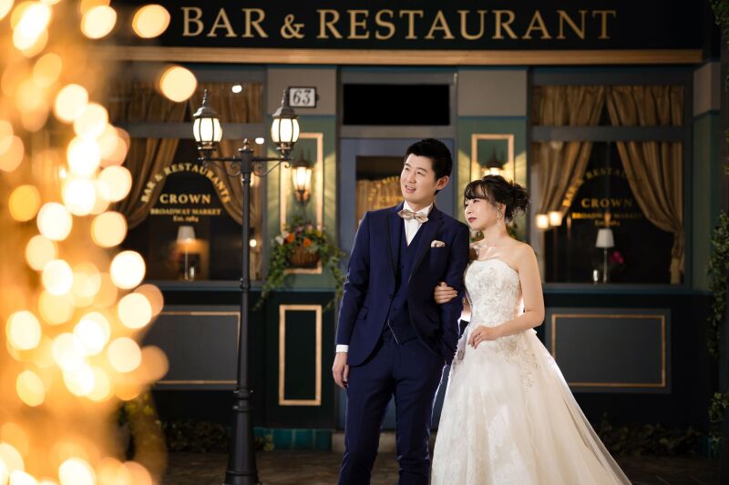 夜の光に囲まれて