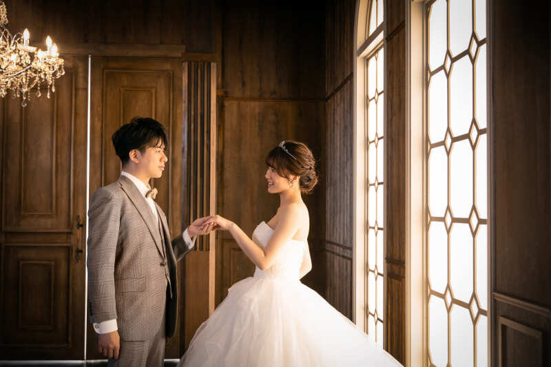 手を取って・・・