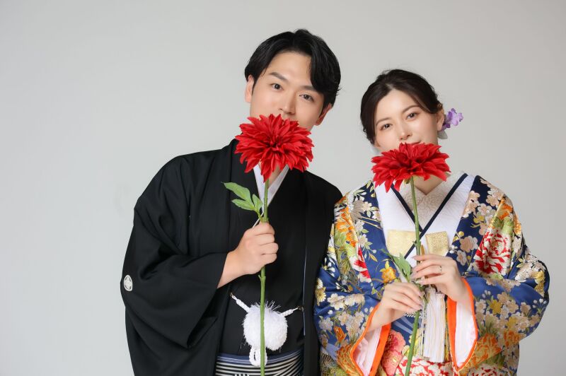 お花を添えたチャーミングなショット