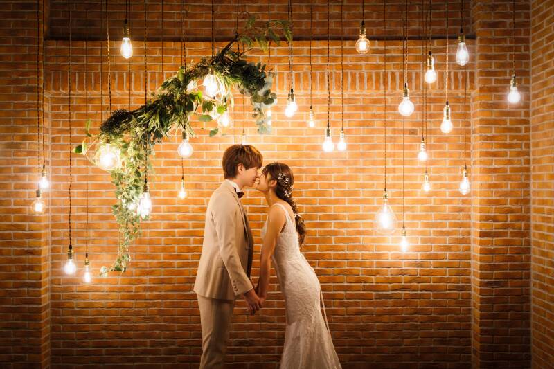 光にふれるふたり