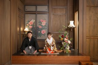 レトロモダンな和室と藤棚で魅せるシックな和装フォト