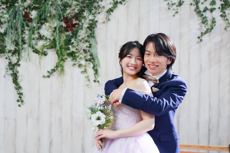 ぎゅっと寄り添ったラブラブなカットも♡