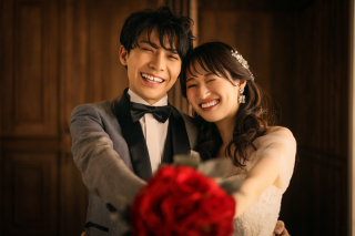 そして、2人が主人公である証をお手伝いします。