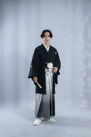 01紋付袴（黒）