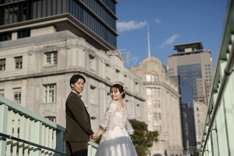 旧居留地をバックに