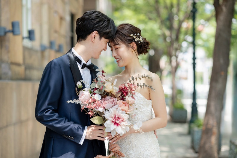 おでこを合わせて