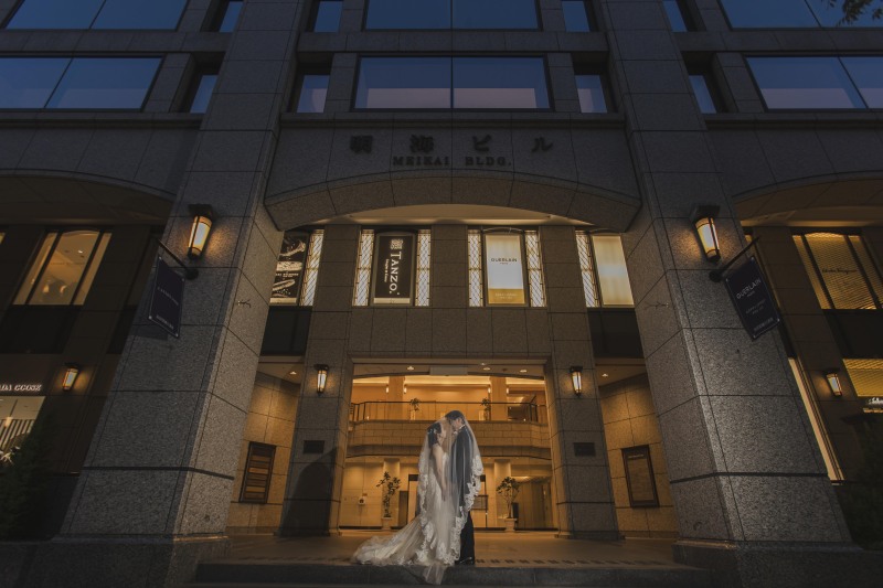 ベールに包まれて